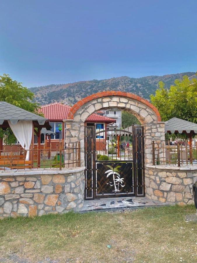 Vila Hotel Velipojë 외부 사진